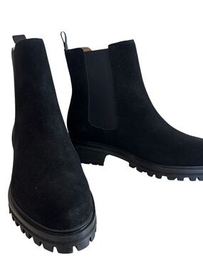 Quince Women's Round Toe Slip On Suede Chelsea Boot in Black Sz 9 NIB